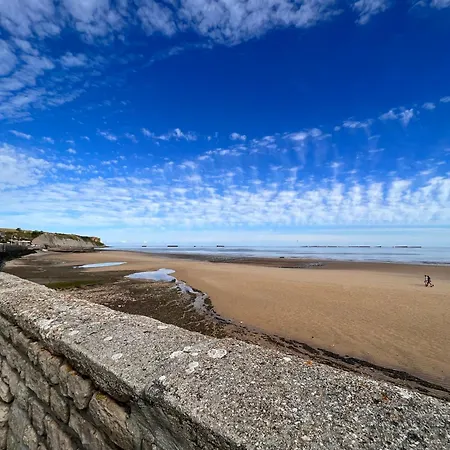 Le Chalet, Les Pieds Dans L'eau Dom wakacyjny