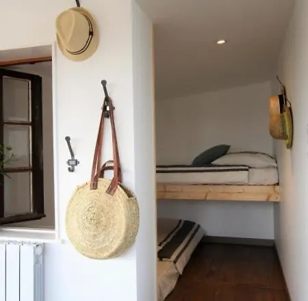 Le Chalet, Les Pieds Dans L'eau 阿内勒
