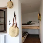 Le Chalet, Les Pieds Dans L'eau Анель