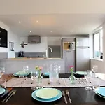 Le Chalet, Les Pieds Dans L'eau Дом отдыха *