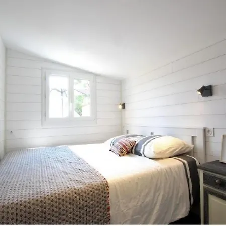 Ferienhaus Le Chalet, Les Pieds Dans L'eau *